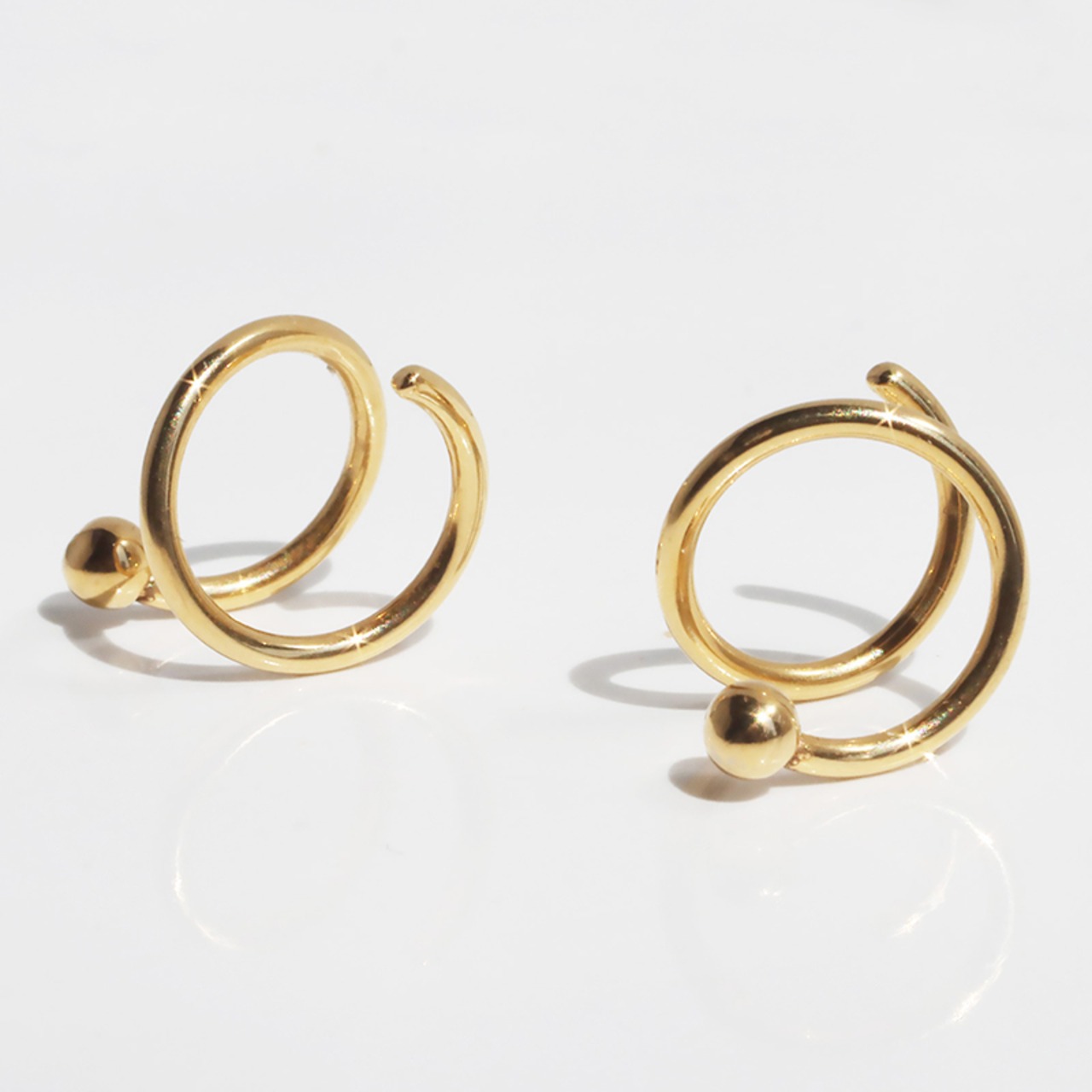 【ネコポス便】ピアス 小さめ スパイラルピアス 18k ステンレス つけっぱなし 金アレ対応 レディース フープピアス シンプルゴールド 金属アレルギー  2224