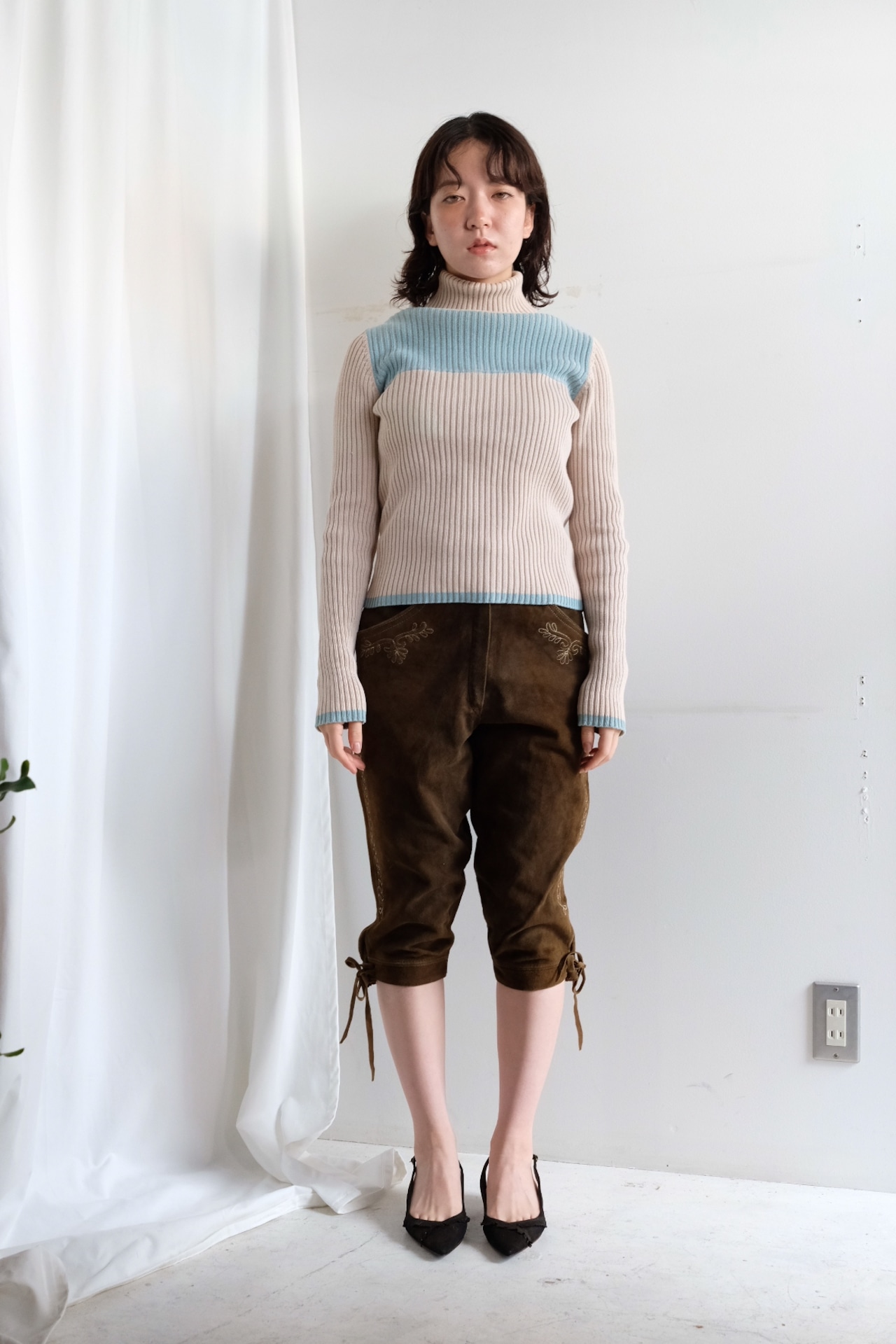 Lather half pants Europ