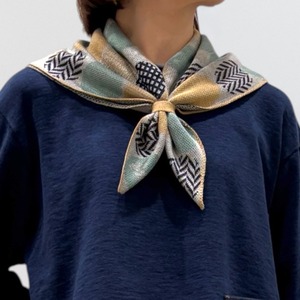 vm dot motif silk knit scarf