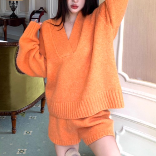 【2点セット】2色／Vネックトップス＋ニットショーパン ・12808