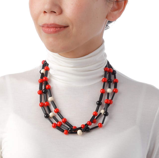 【MASAI】マサイ 3連ネックレス (レッド、アイボリー&ブラック)