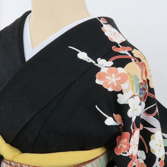 美品 金駒刺繍 着物 成人式“静かな合図で動き出す松竹梅や桜、橘や宝尽くし”振袖 2577