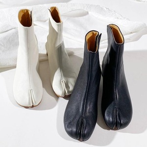 Leather Split Toe Horseshoe Short Boots <2colors>