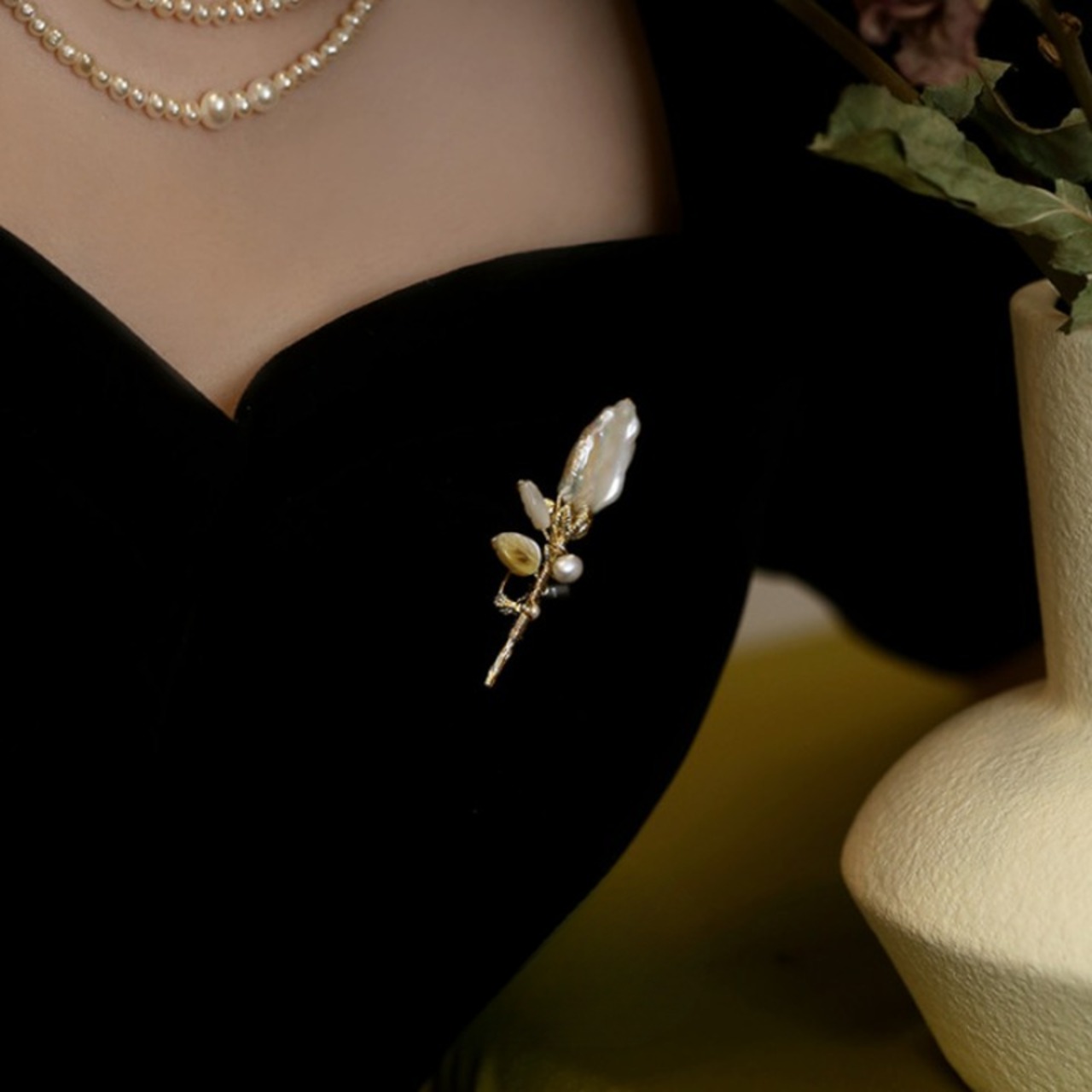 パールの枝葉ブローチ W10201