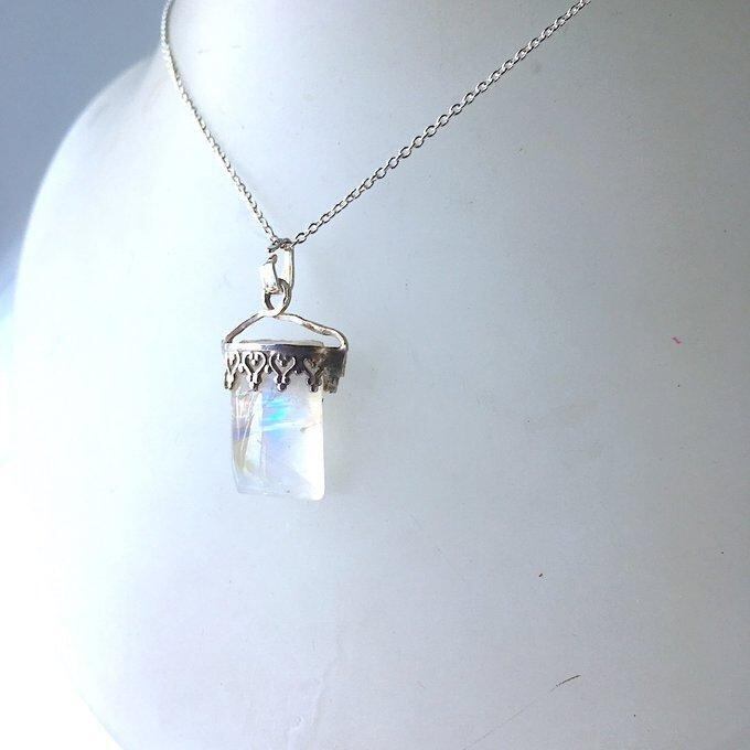 【一点物】✦6月の誕生石✦月と虹の柱✦⋆.·SV925✦レインボームーンストーンネックレス⋆.·✦no108