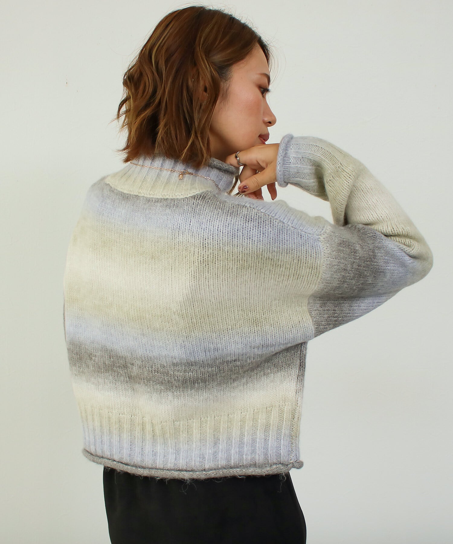 クロップド丈グラデーションニット | SocialGIRL（ソーシャルガール公式）