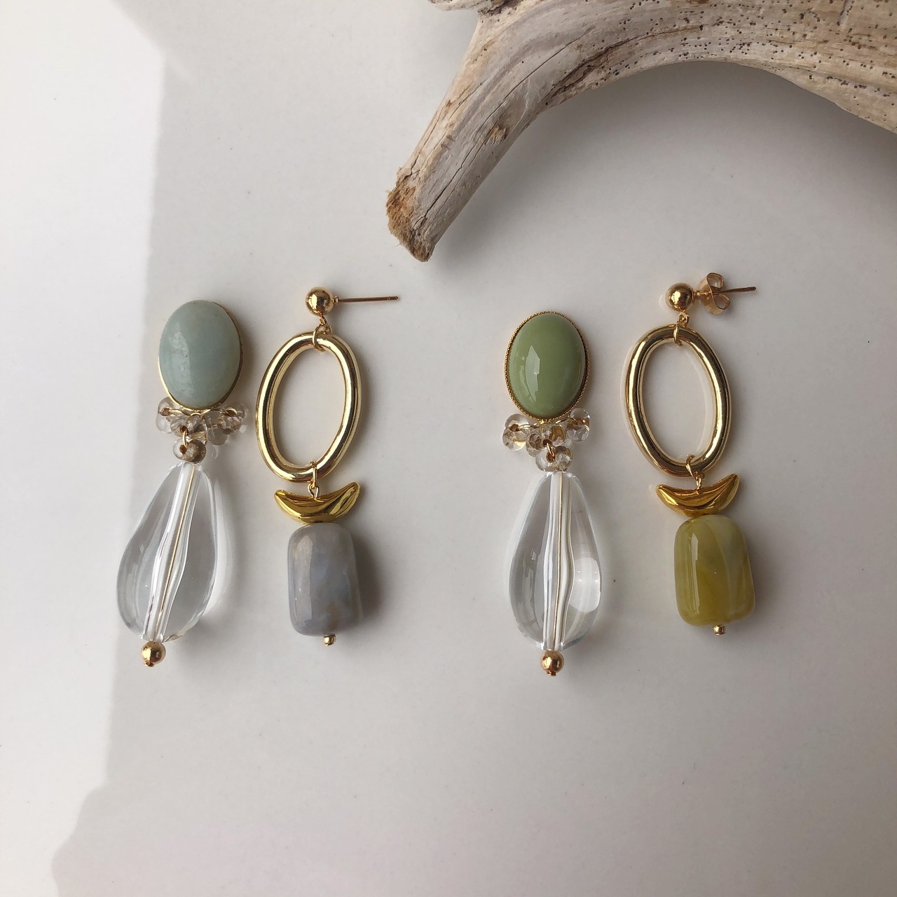 クリア × ゴールド アシンメトリーピアス / イヤリング / サージカルステンレス