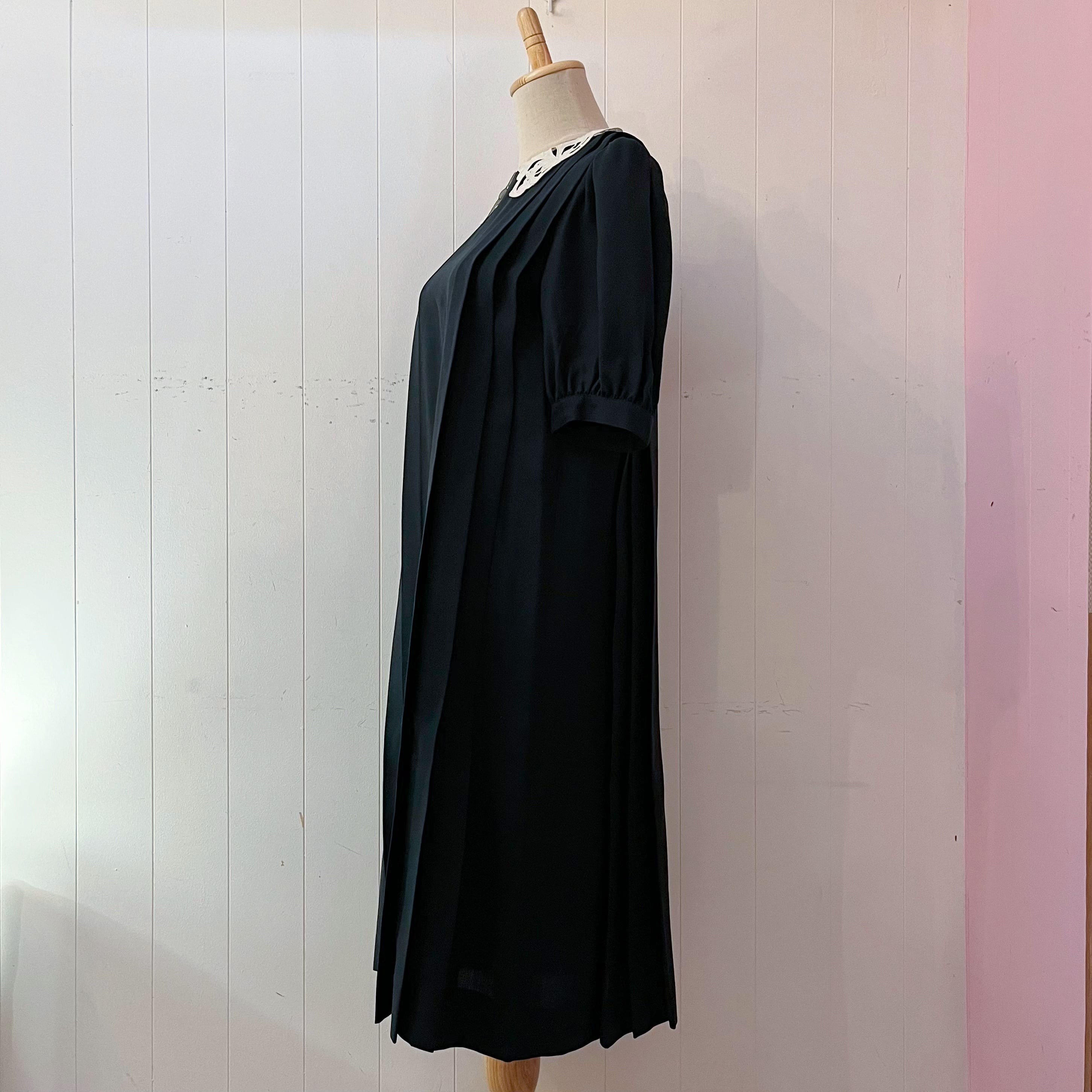 lace collar pleats black one-piece