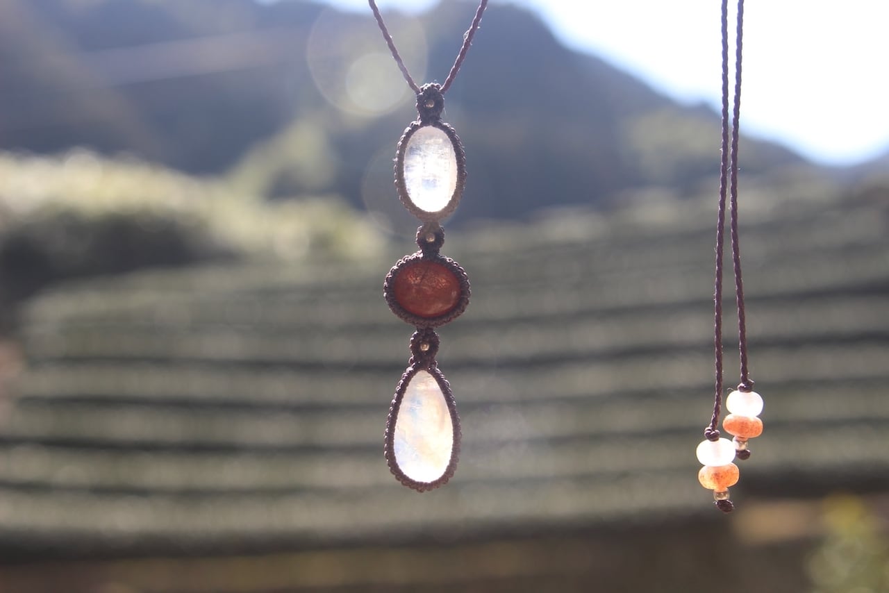 Rainbow moonstone & Sunstone micro macrame simple pendant