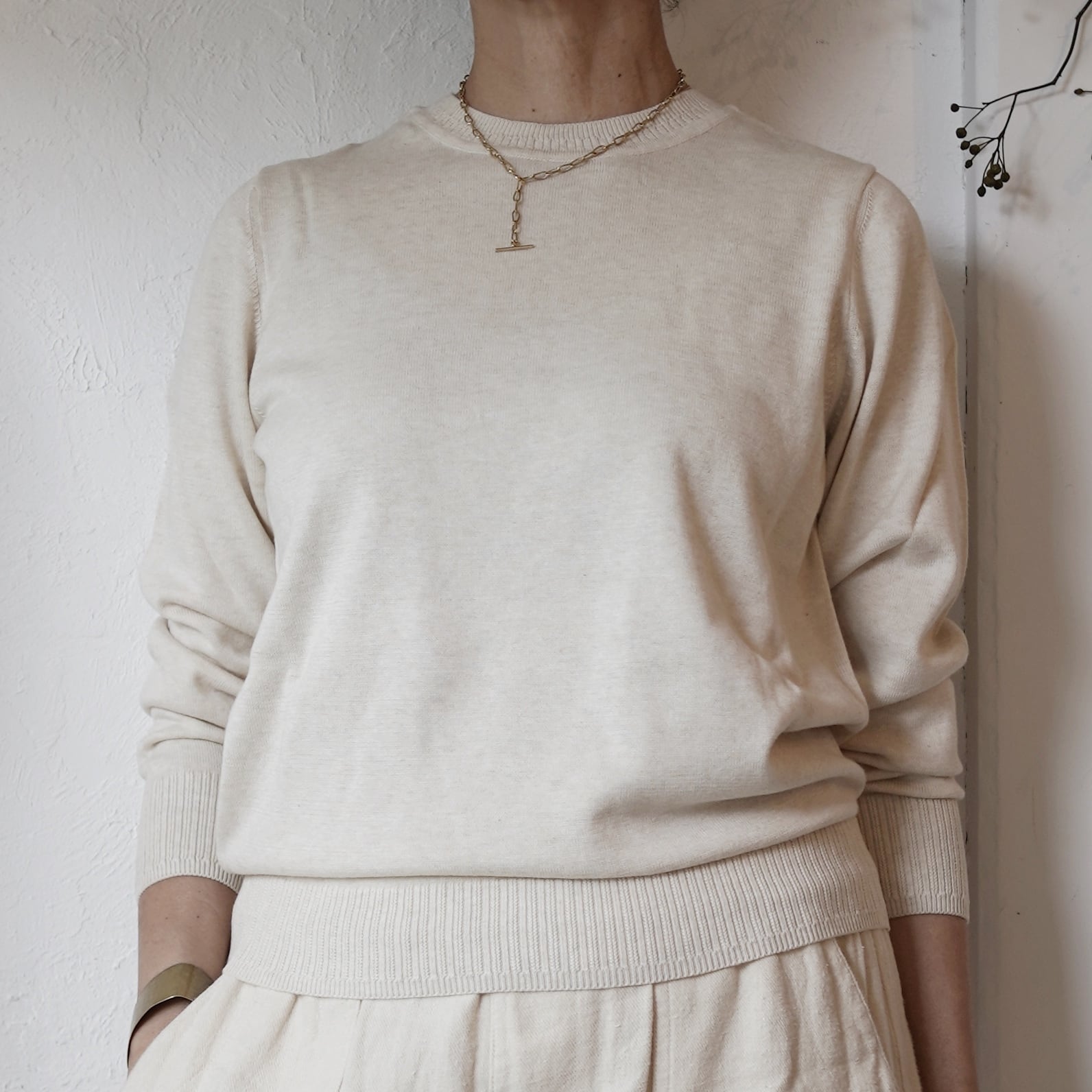 オーガニックコットンニットラウンドネックトップ/sisam