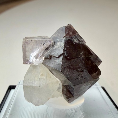 シェーライト / フローライト / クォーツ【Scheelite with Fluorite & Quartz】韓国産