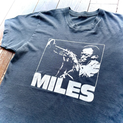 00's 〝 MILES DAVIS 〟Property Official  Print  T-Shirt / Size　About  SMALL