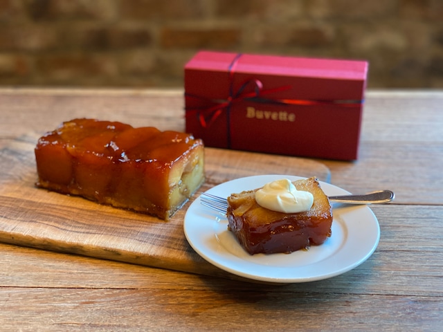 Rhubarb & Strawberry Crumble Cake 　ルバーブといちごのクランブルケーキ