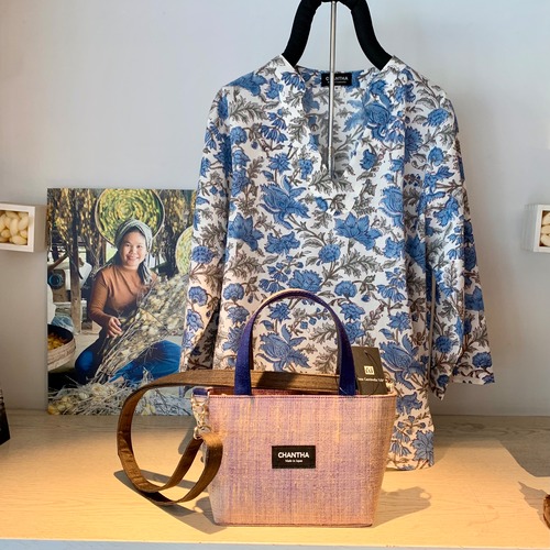 「新作」バッグ　シルクバッグ　軽量バッグ　ショルダーバッグ　着物バッグ　紬　ソウタカンボジアシルク