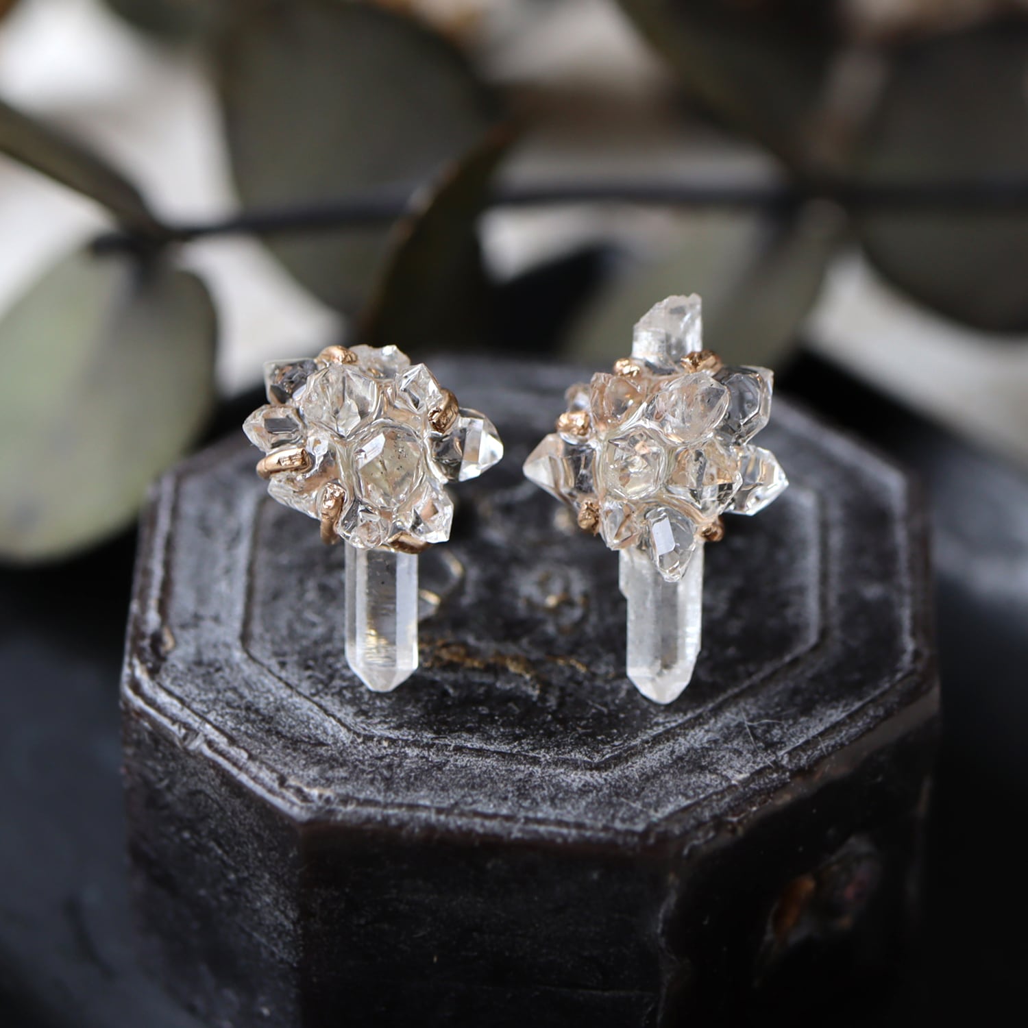 クォーツとダイヤモンドクォーツのピアス