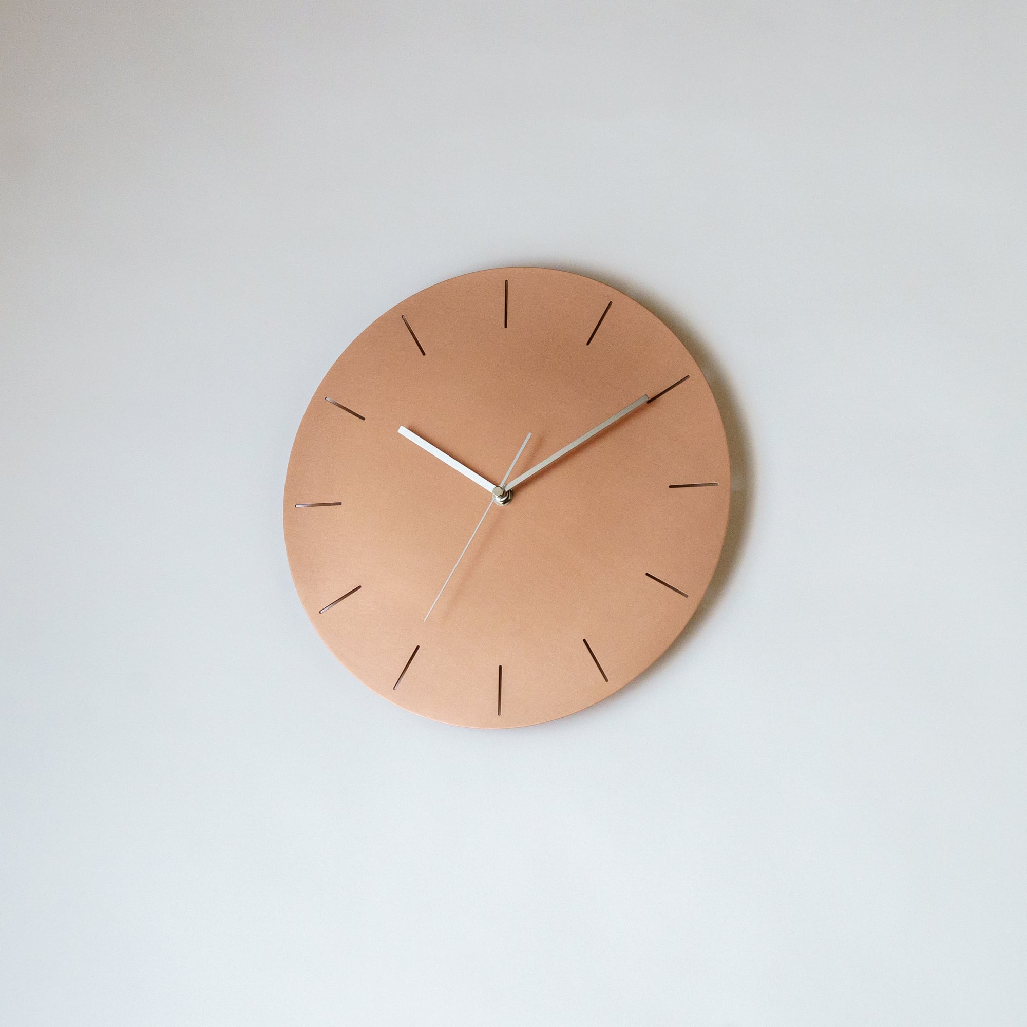 minimal wall clock 300 _ line / copper 壁掛け時計 300 線 / 銅 | KUMIJI
