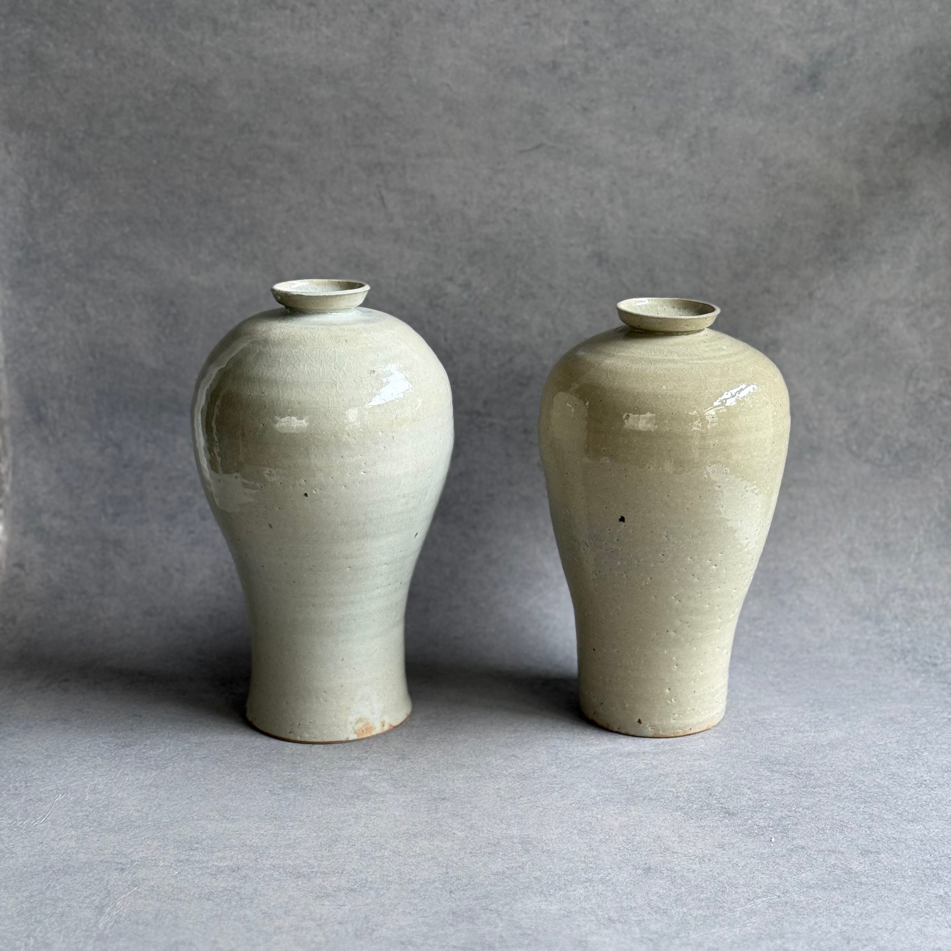 日高伸治   青白磁 梅瓶