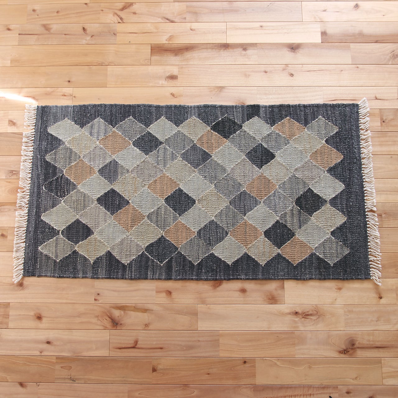 【即納可】ロゴバキリム|幸せを運ぶ「バード」紋様・希少な石染め ラグマット(約123×65cm) No.23148