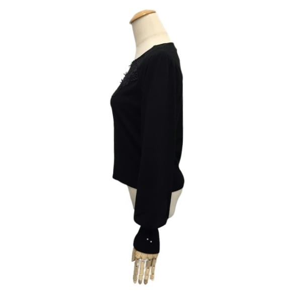 スーパービューティー ニット 胸元レースがエレガントなセーター