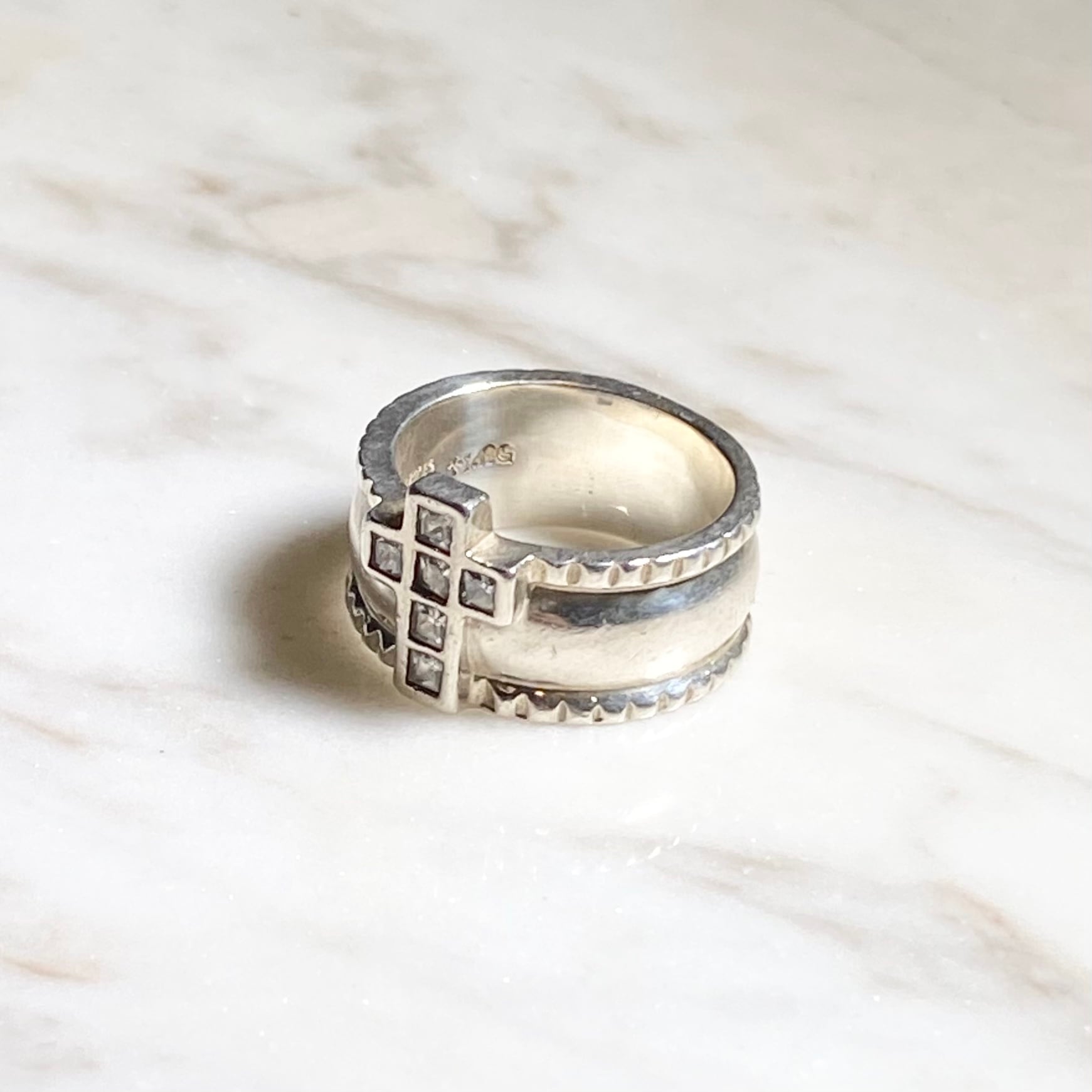 LOREE RODKIN cross motif band ring | NOIR ONLINE