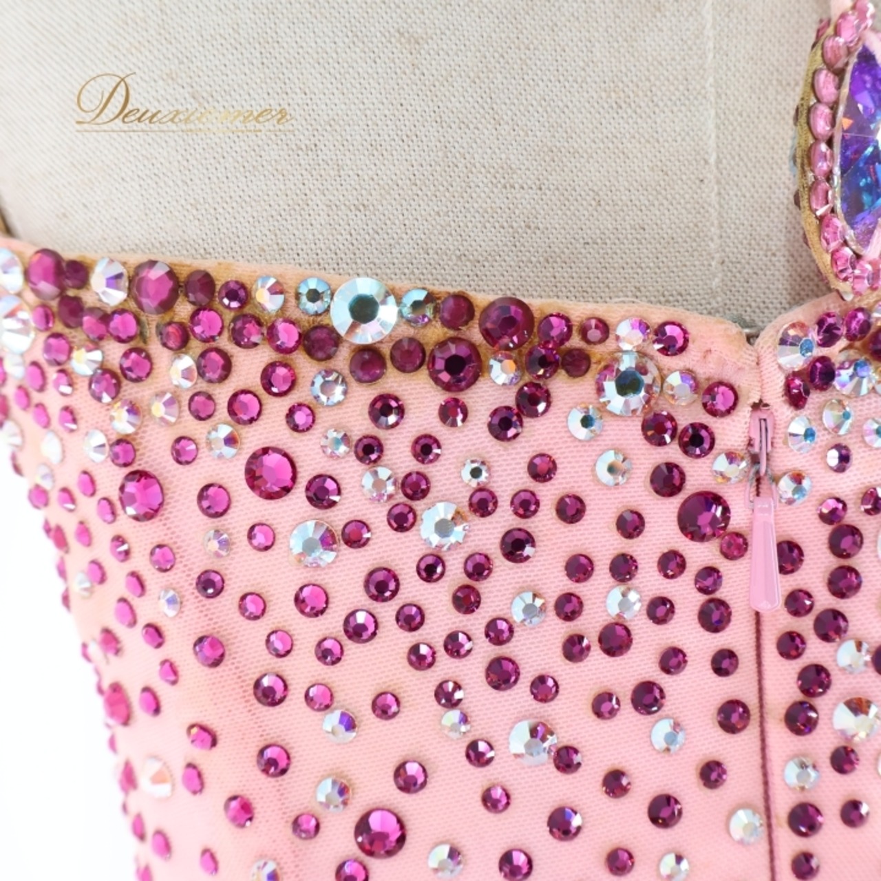 社交ダンス 衣装 チャコット Chacott スタンダードドレス ドレス ワンピース スタンダード ピンク フロート レース フリル デモ 競技 ダンス パーティ 発表会 日本製 ピンク系 かわいい 女性らしい フォーマル スカート揺れる おしゃれ パーティー衣装 社交ダンス用 競技用コスチューム