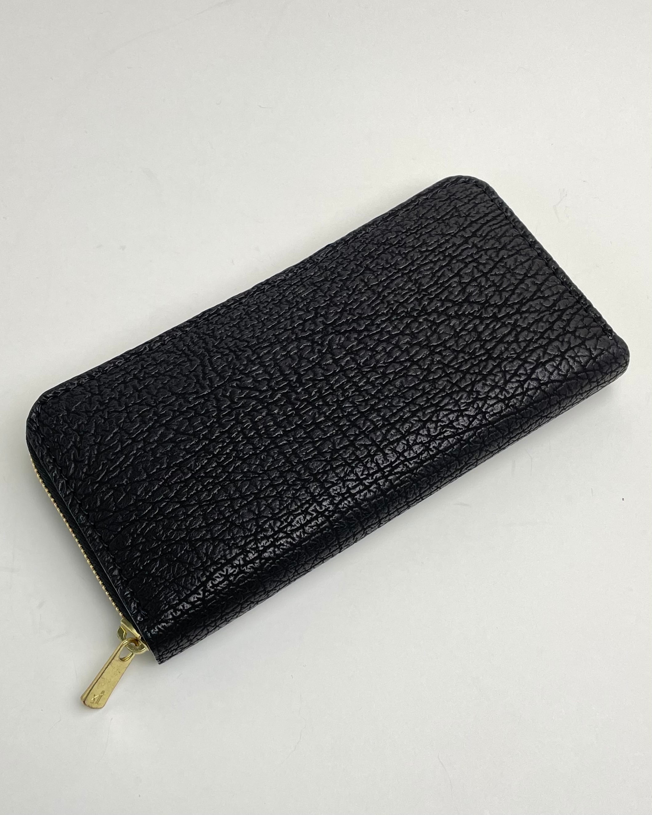 鮫革ラウンドジップ　Leather wallet
