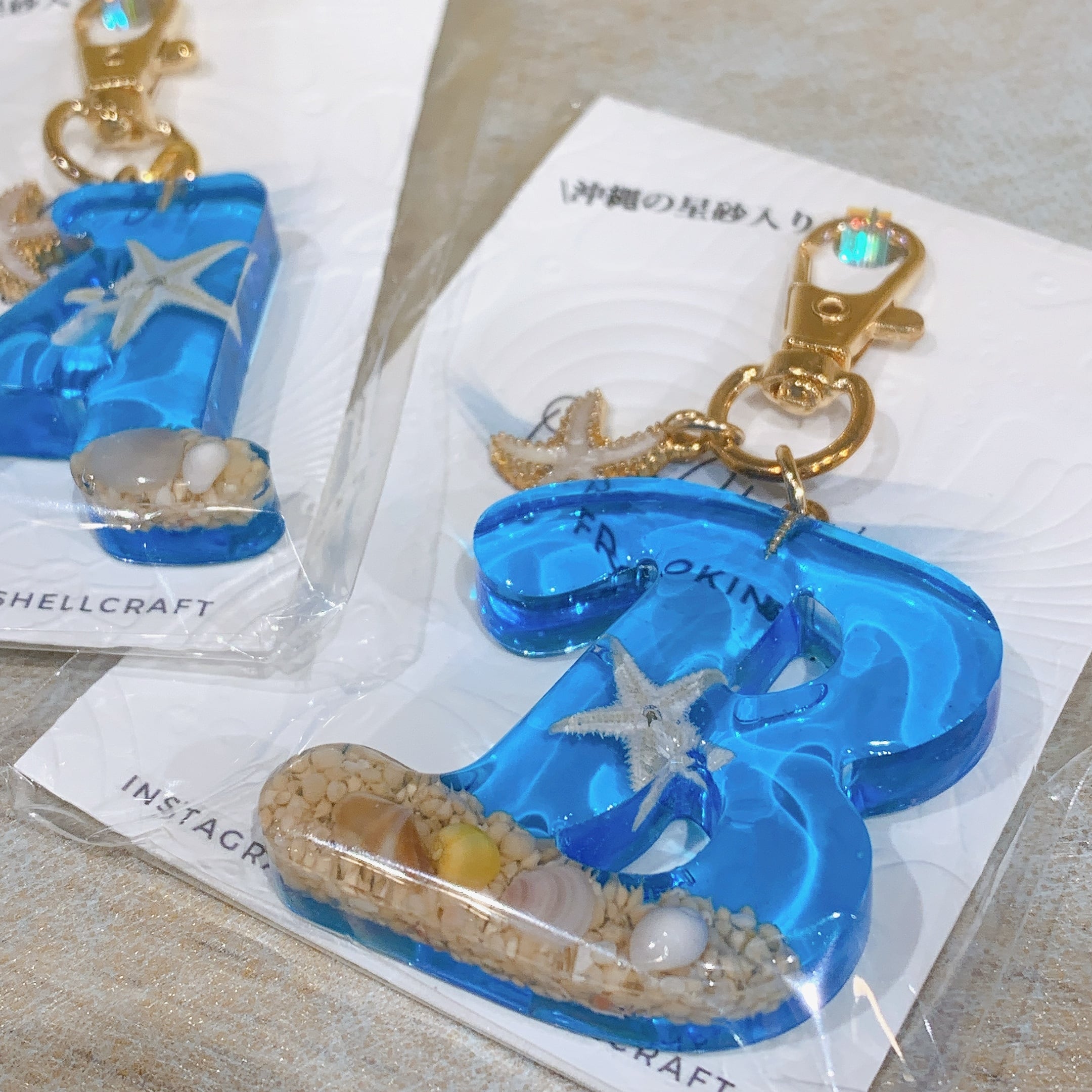 人気】 星砂入り⭐︎イニシャルキーホルダー light blue（T-A53-17