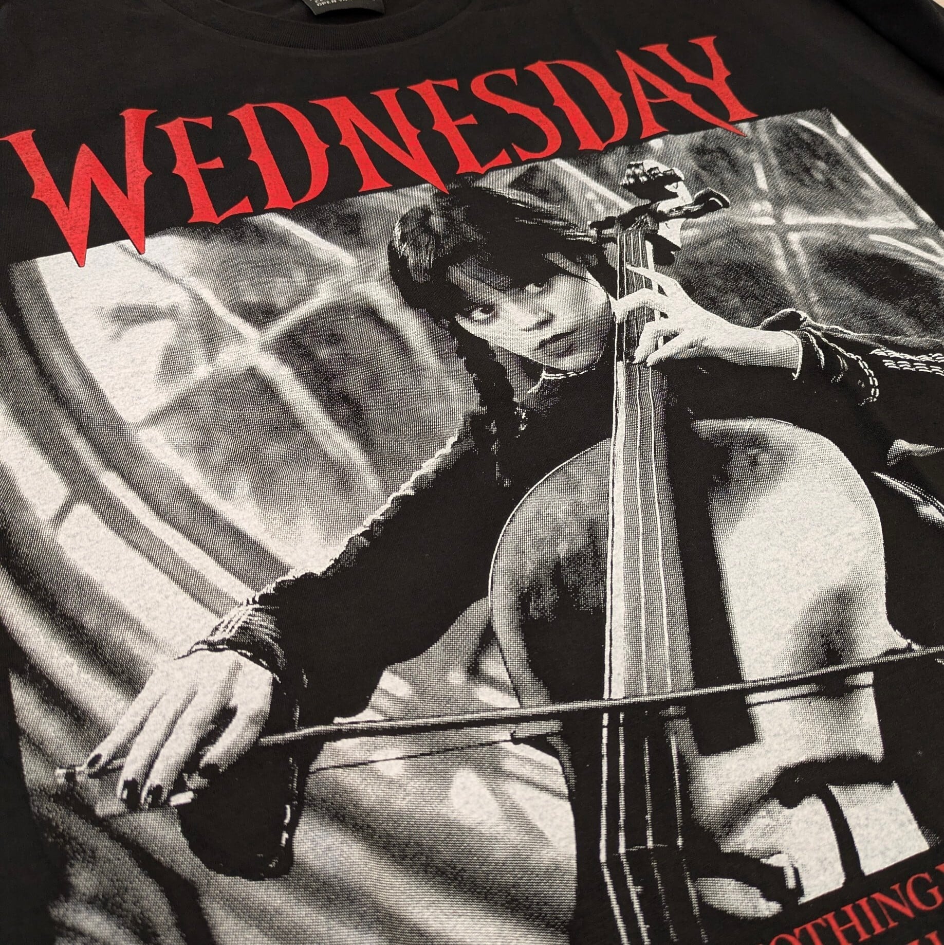 【 Wednesday / ウェンズデー 】チェロ演奏ver. ロングTシャツ / ADAMSFAMILY / ジェナ・オルテガ 〚アメリカン雑貨 アメトイ〛