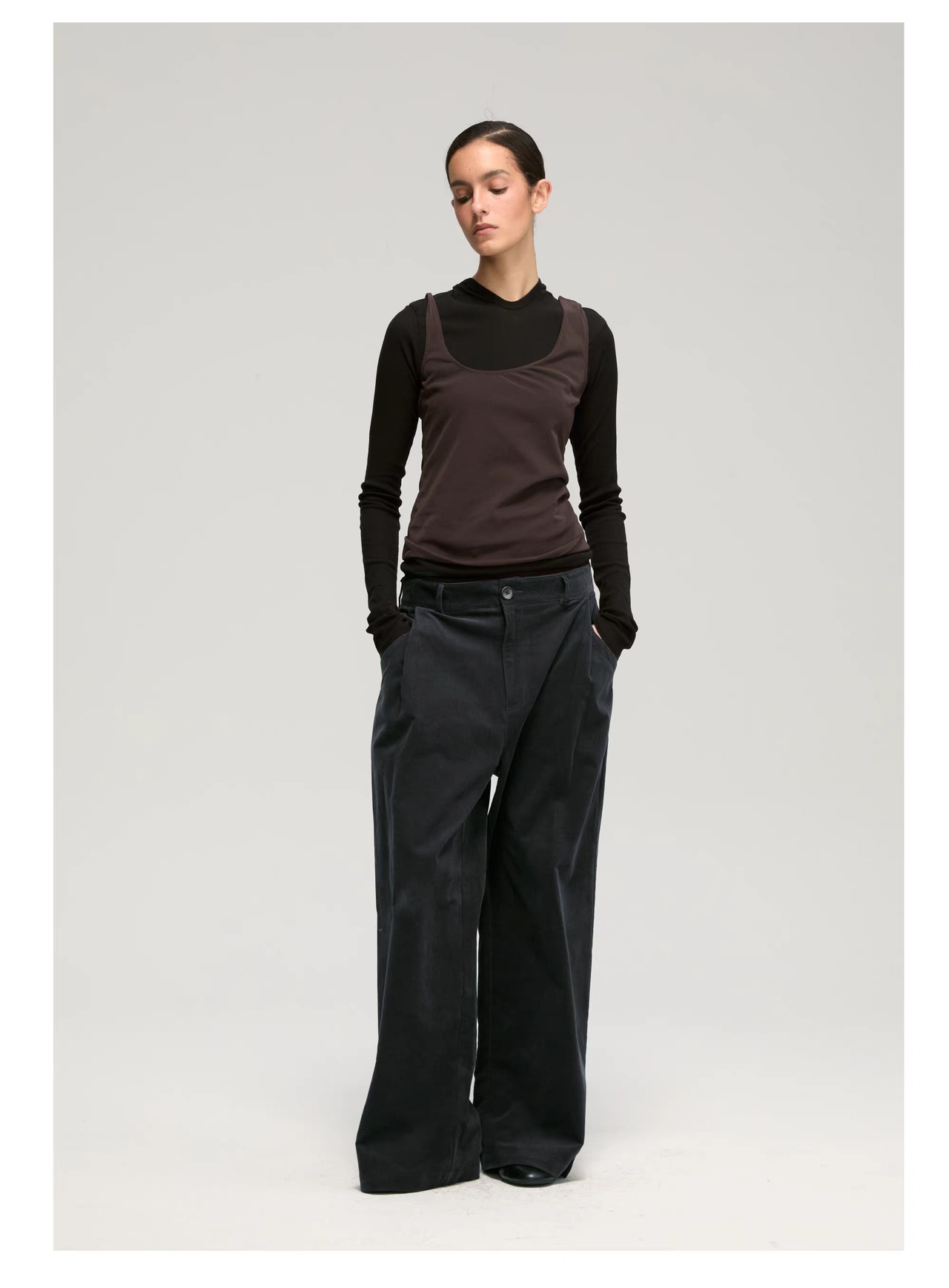 DECESOLO 26AW 100%コットン 細畝コーデュロイ タックトラウザー