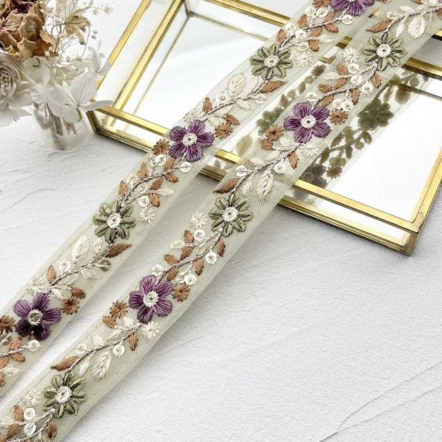 1ロール　フラワーピュア　[オリーブ］インド刺繍リボン　1802-1R