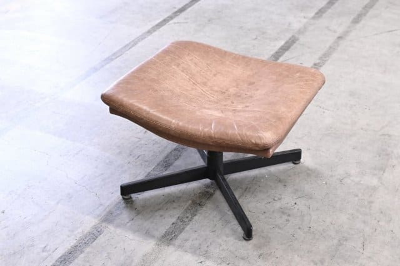 ビンテージ家具 オットマン 本革 茶 スツール 北欧デザイン リビング 子供部屋 椅子 玄関 アンティーク 腰掛け【中古家具/中古インテリア/USED家具ユーズド家具/リサイクル】