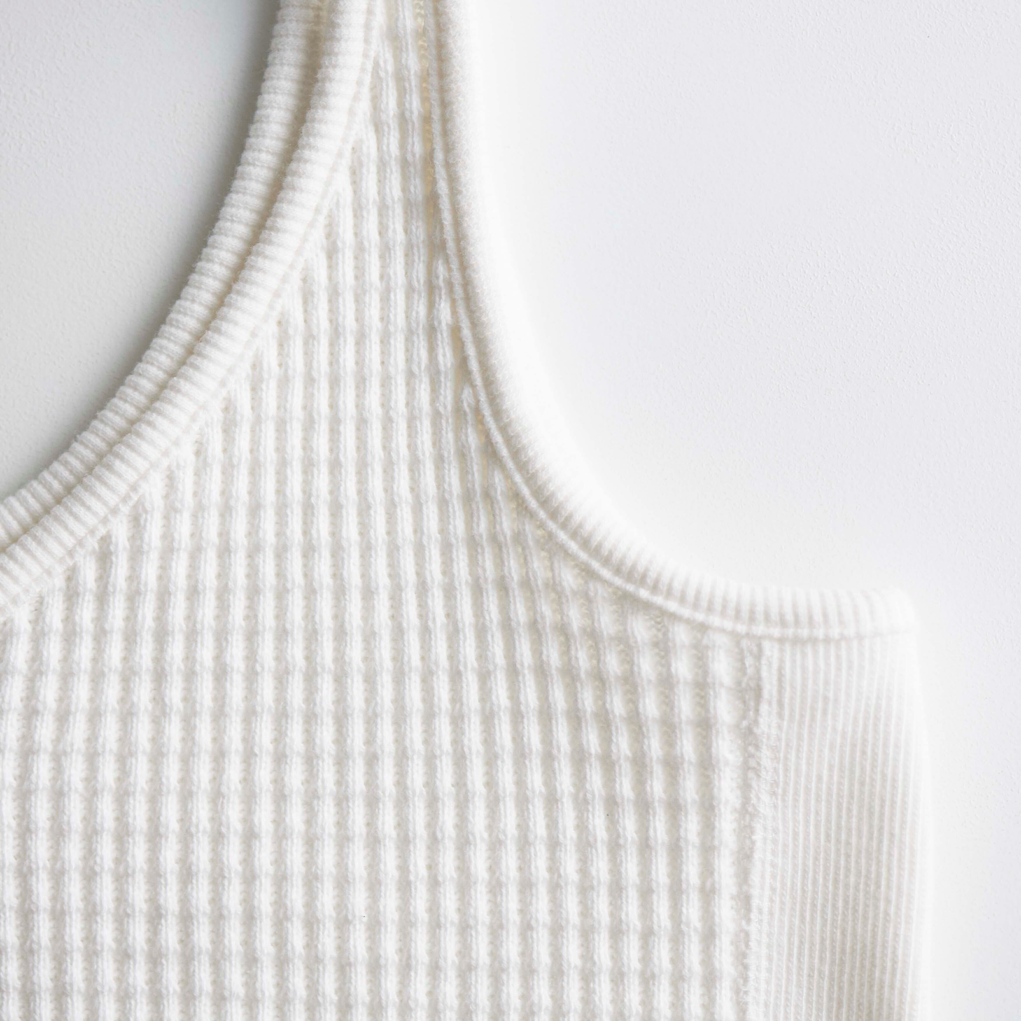 the newhouse ワッフル サーマル キャミソール 黒 THERMAL CAMISOLE TNH21100-60 | THE NEWHOUSE