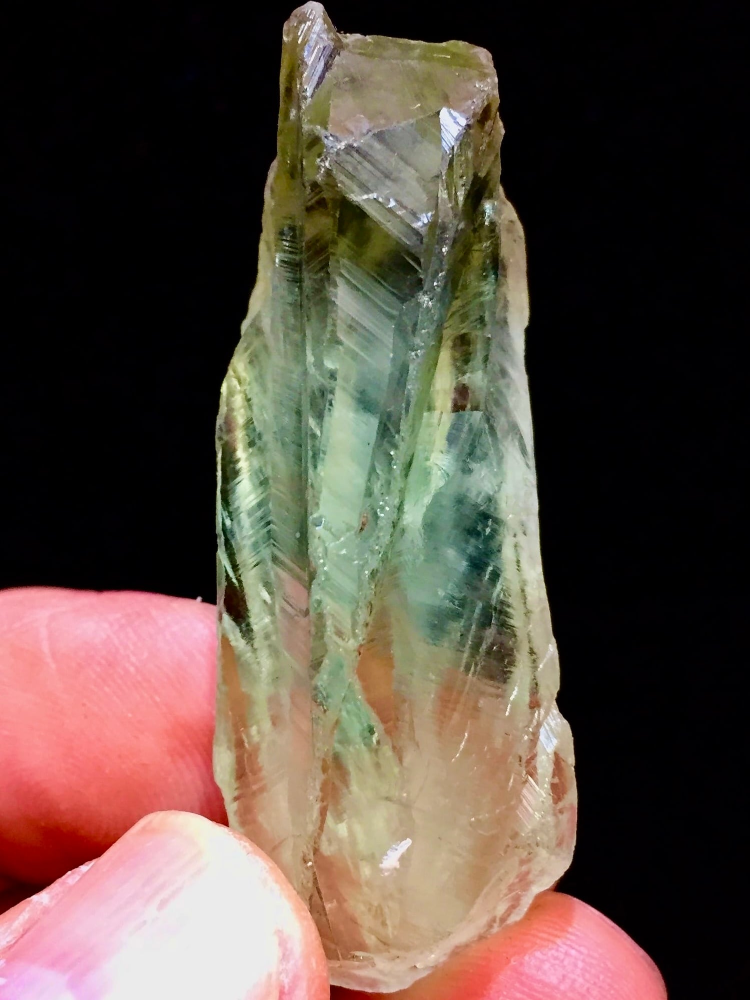 3) グリーン・アメジスト「プラシオライト」原石 | レムリアの太陽