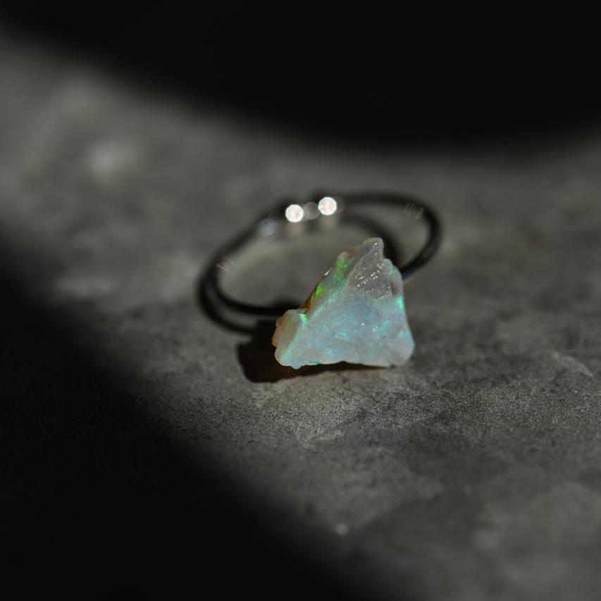 一点物】 ブラックオパール リング 指輪 フリーサイズ 原石 鉱物