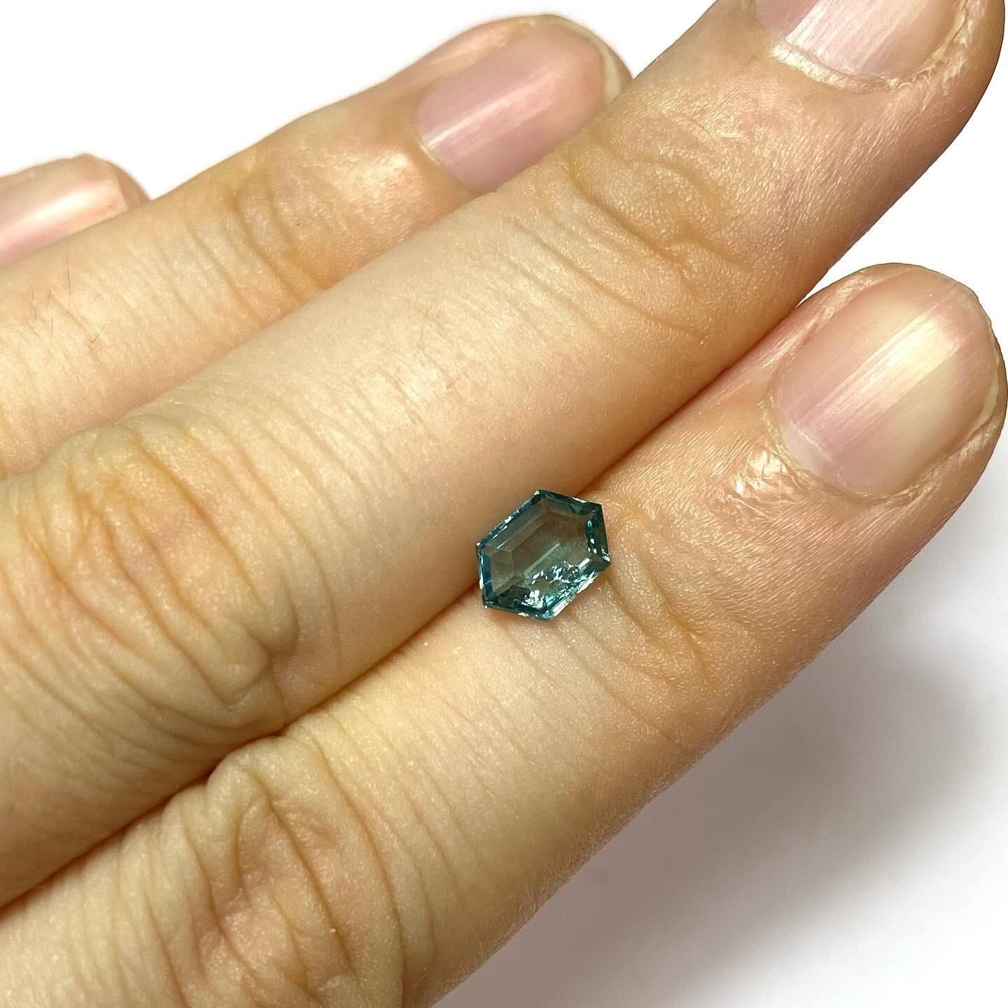 ちょっと潜った海の色 ラグーンカラートルマリン4