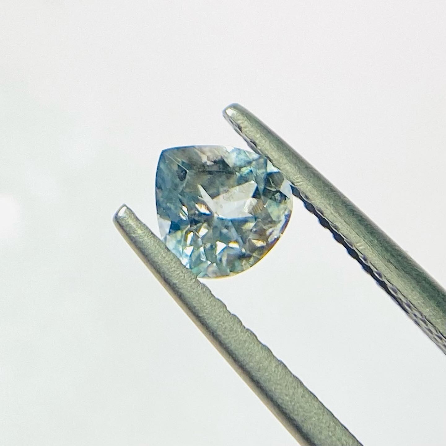 水面にキラキラ サンストーンアクアマリン2