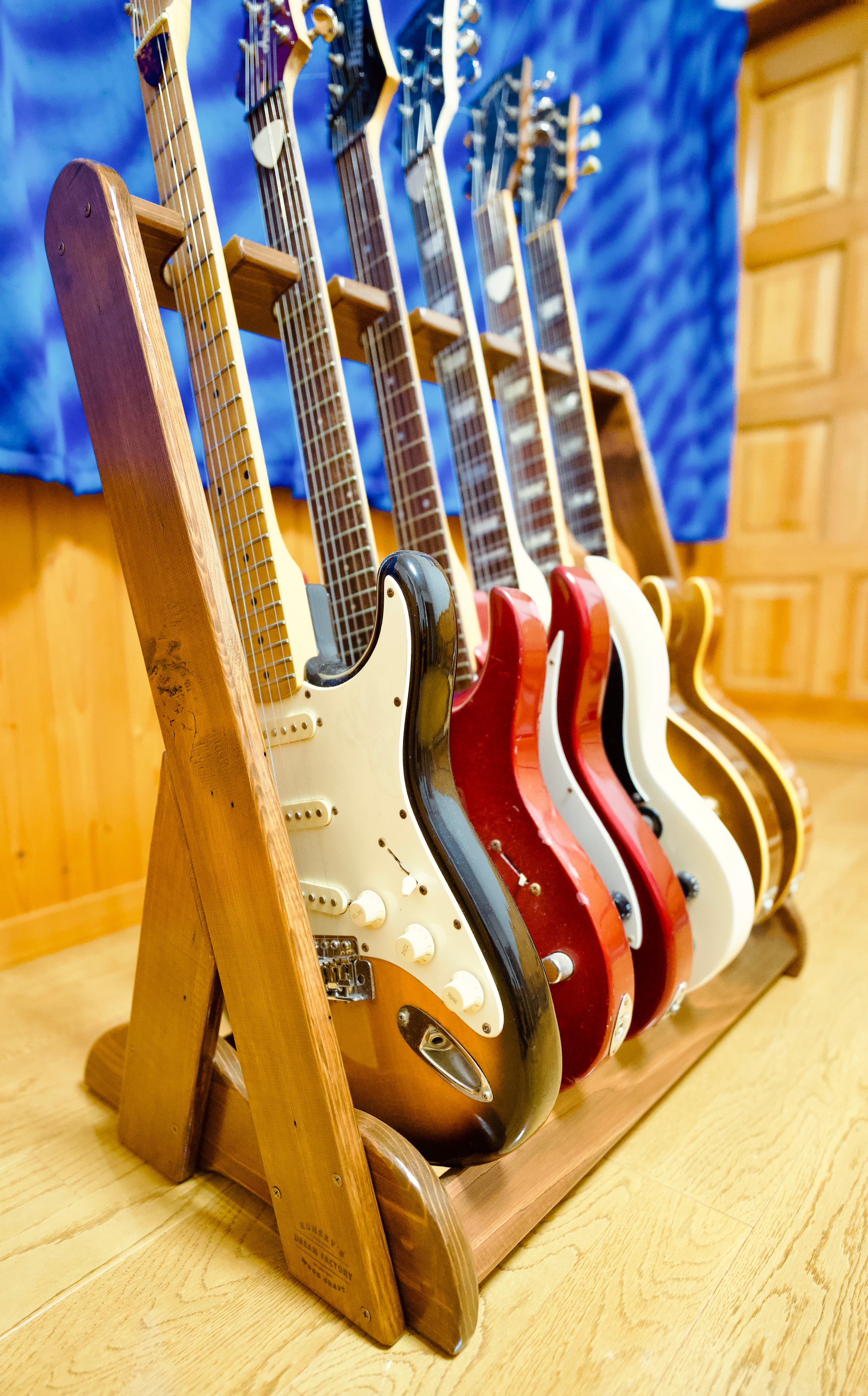 24時間以内に発送】手作り木工 木製ギタースタンド （古材）６本掛け