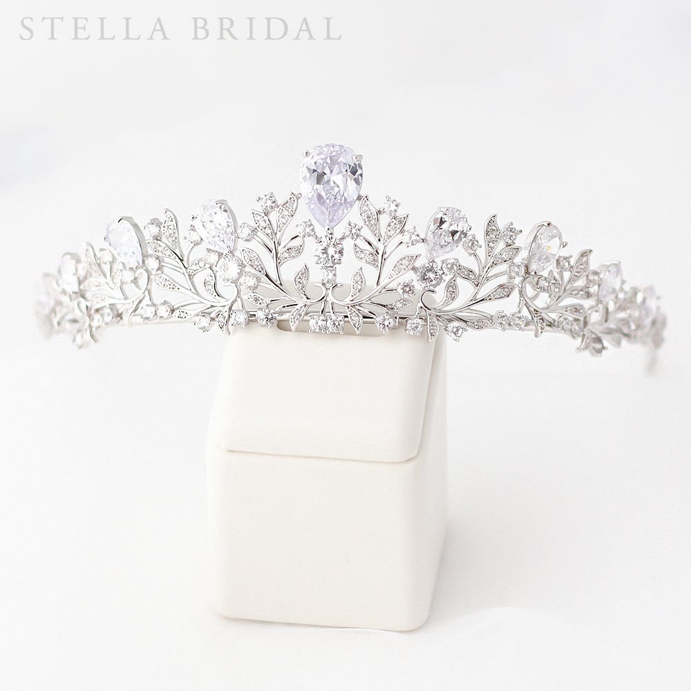 Stella Bridalのティアラ