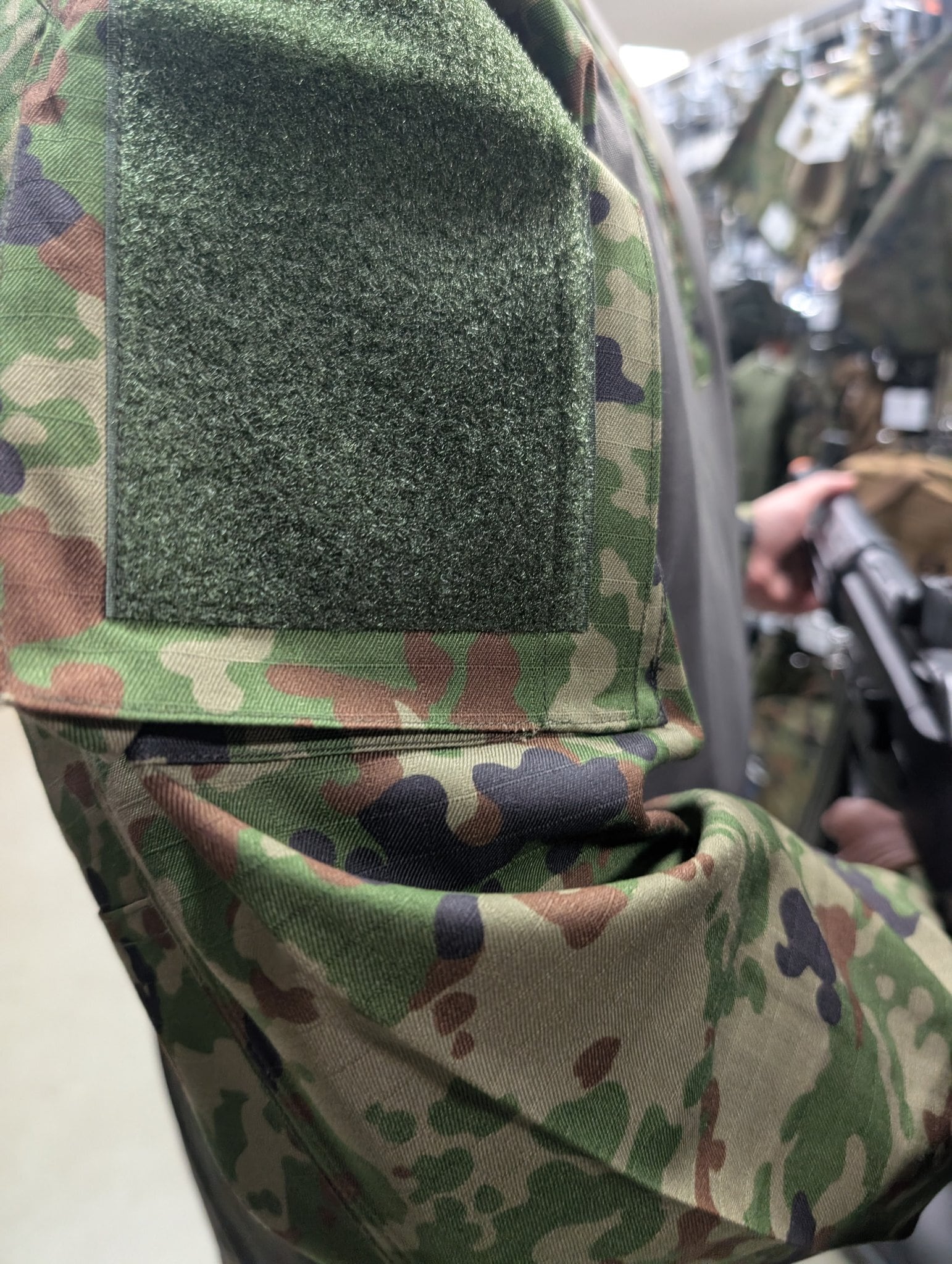 新発売！！陸上自衛隊 新型コンバットシャツ 陸自迷彩 難燃 Tシャツ