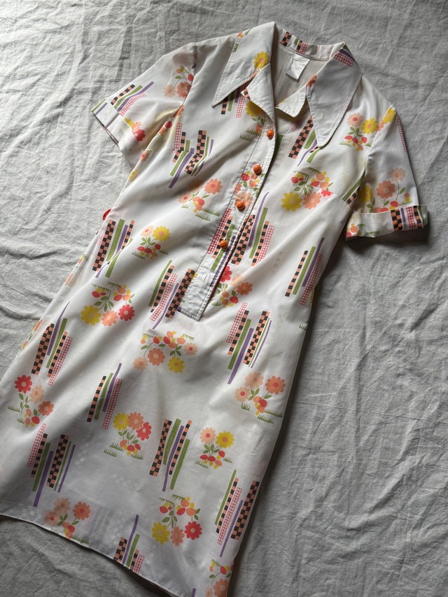 1970s Euro vintage flower pattern one-piece