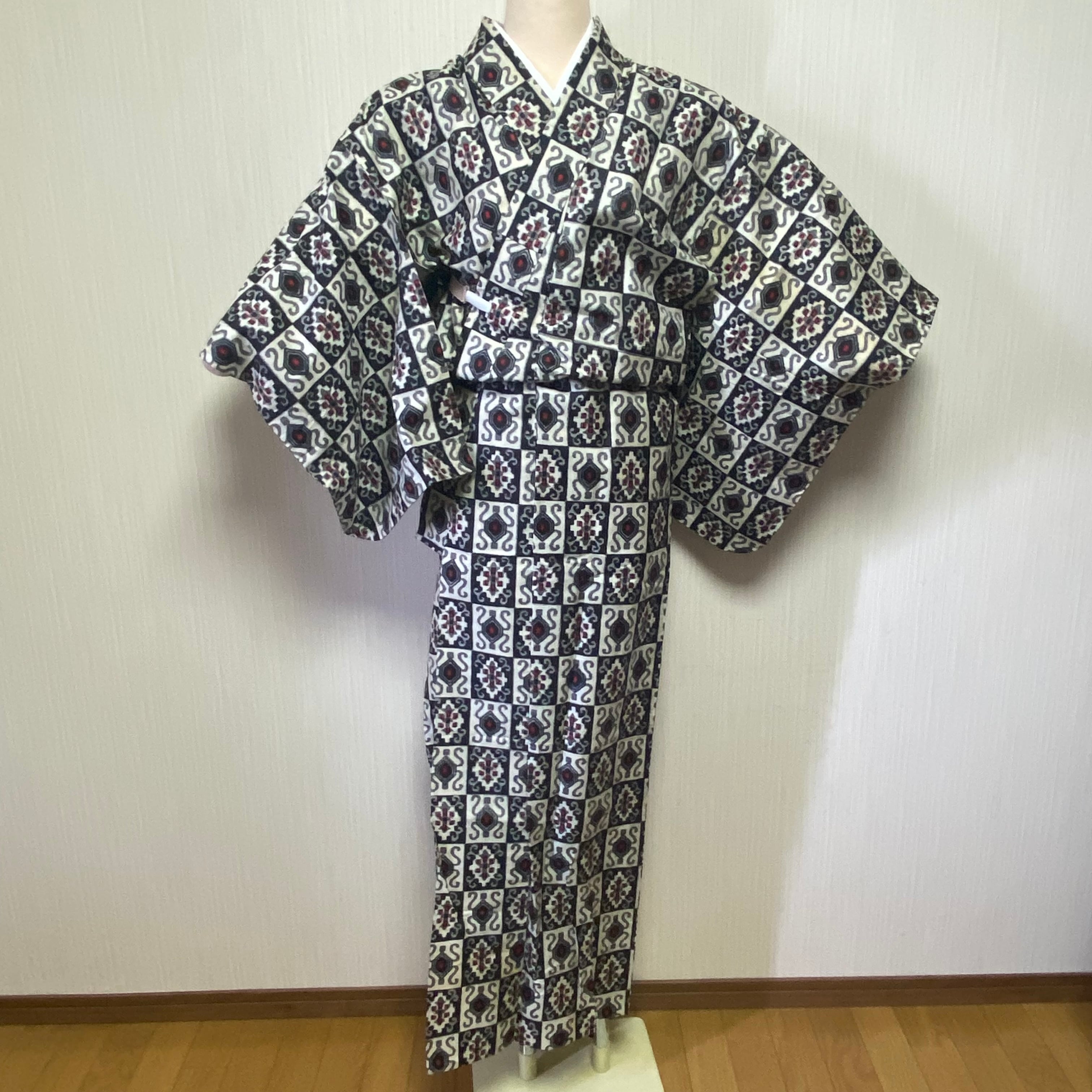 アンティーク着物】銘仙 単衣仕立て 絣 抽象柄 市松格子柄 大正ロマン
