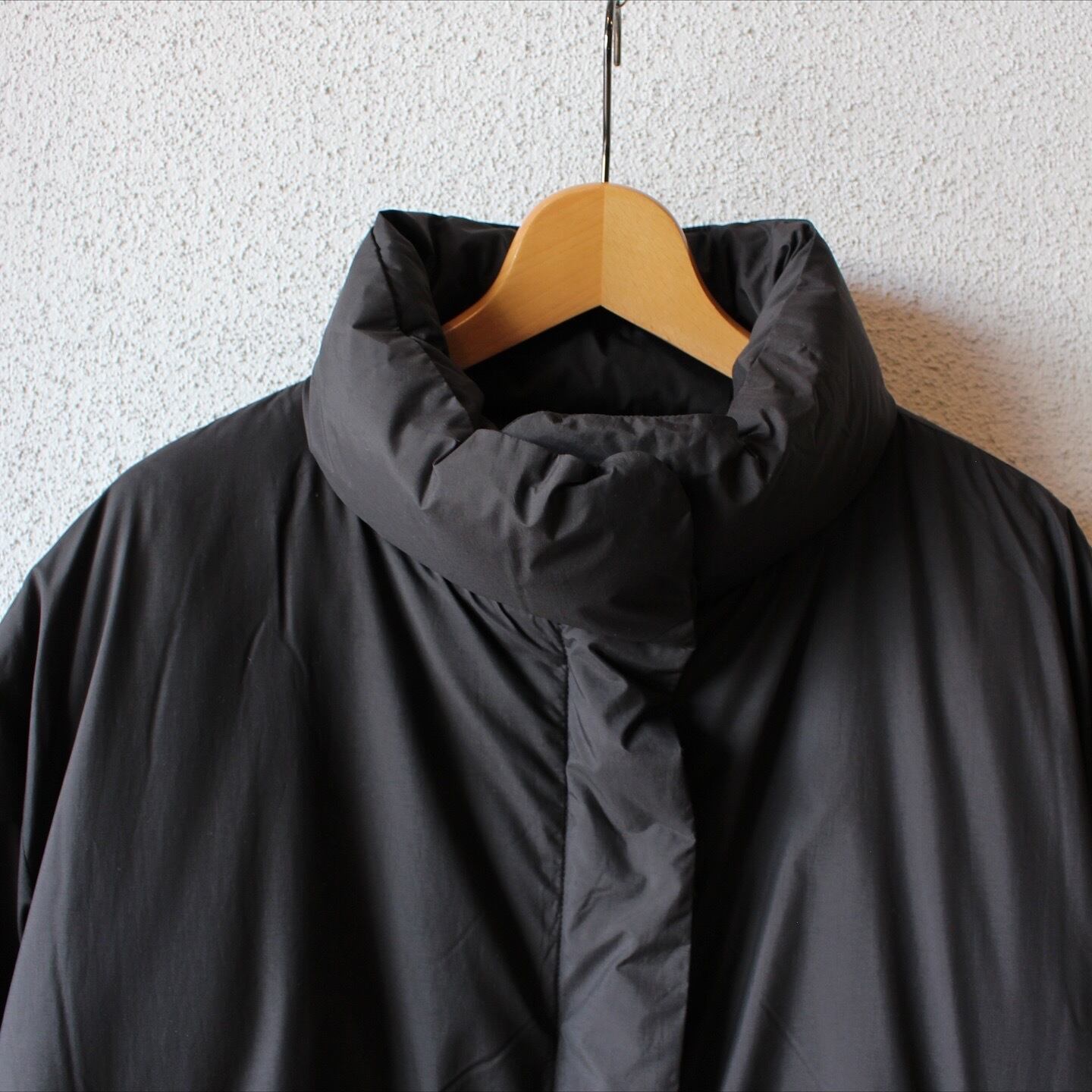 NANGA（ナンガ）/ スタンドカラー ダウンジャケット (ウィメンズ