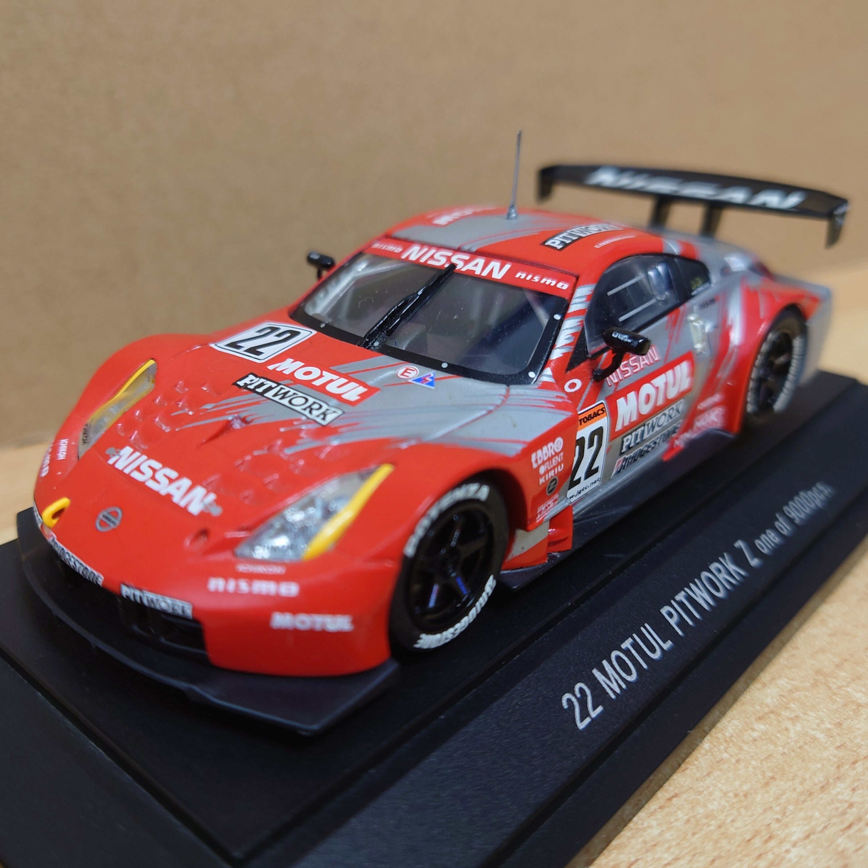 1/43 マック Rシリーズ 1966 メタリックレッド ixo製ダイキャスト製