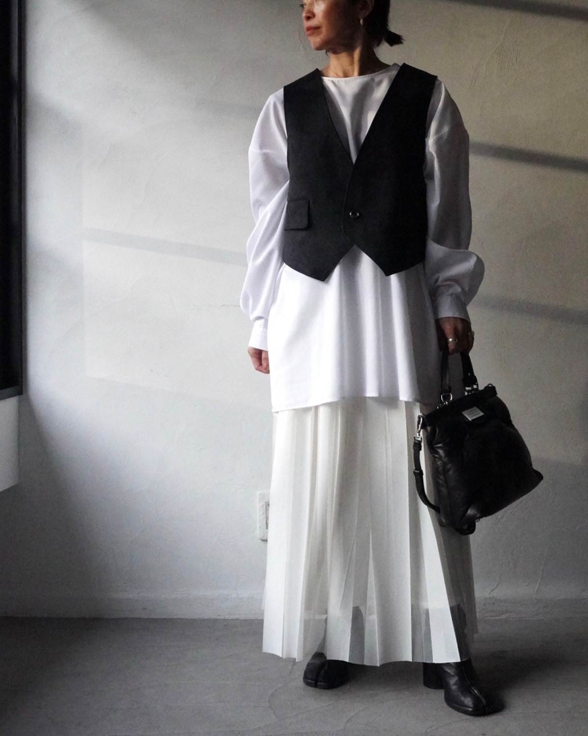 THE RERACS / バックVネックベスト (black) | LA VILLA ROUGE