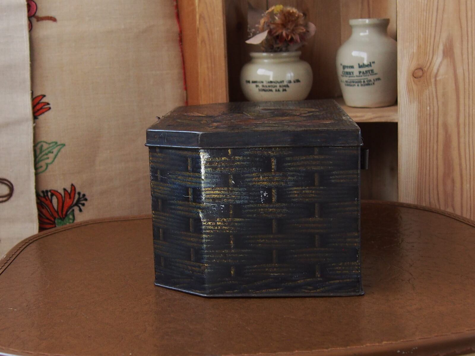 イギリスアンティーク トフィー缶 Workbasket Tin | Bonny Bee