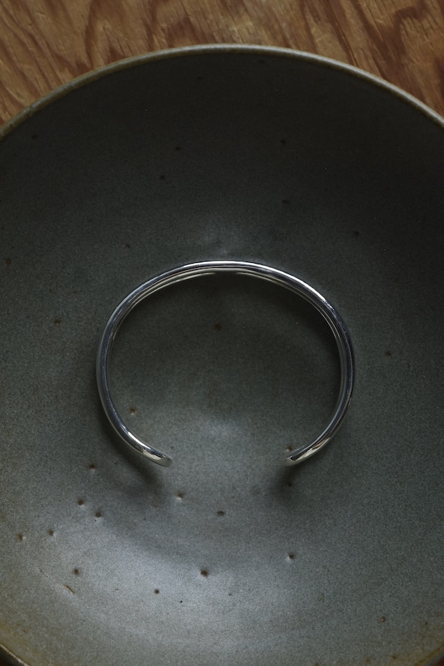 Utah/”XOLO JEWELRY” 925 silver H bangle