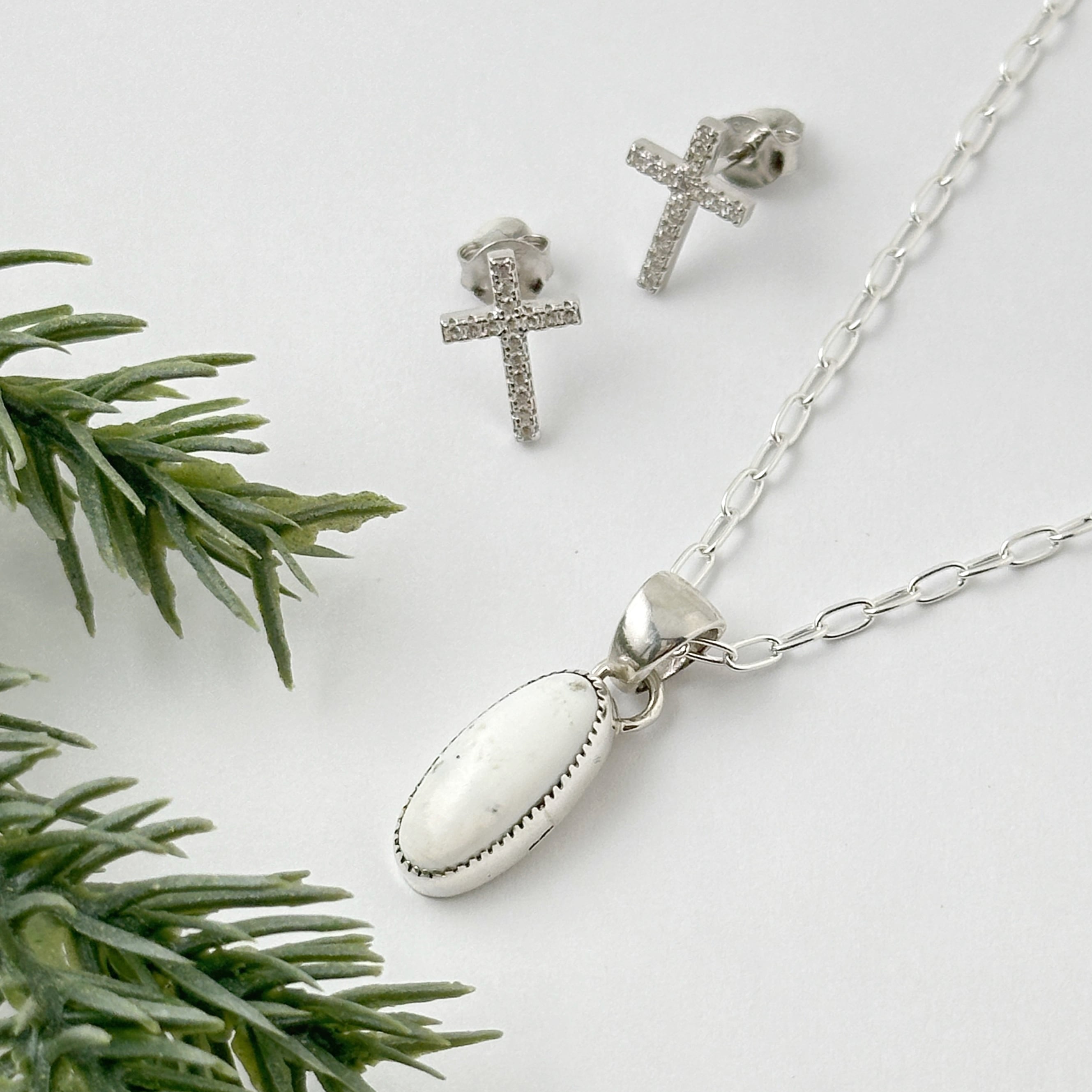 Indian Jewelry 》ホワイトバッファロー スリム オーバル型 S