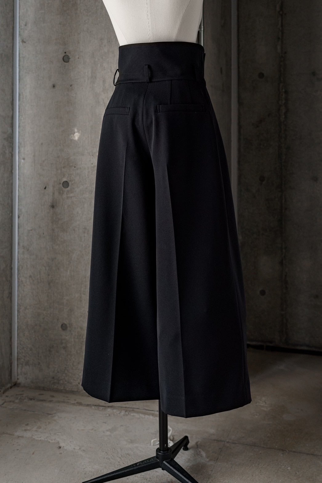 CUMMERBUND PANTS(BLACK)ご注文から一週間前後で発送 | roughlow 