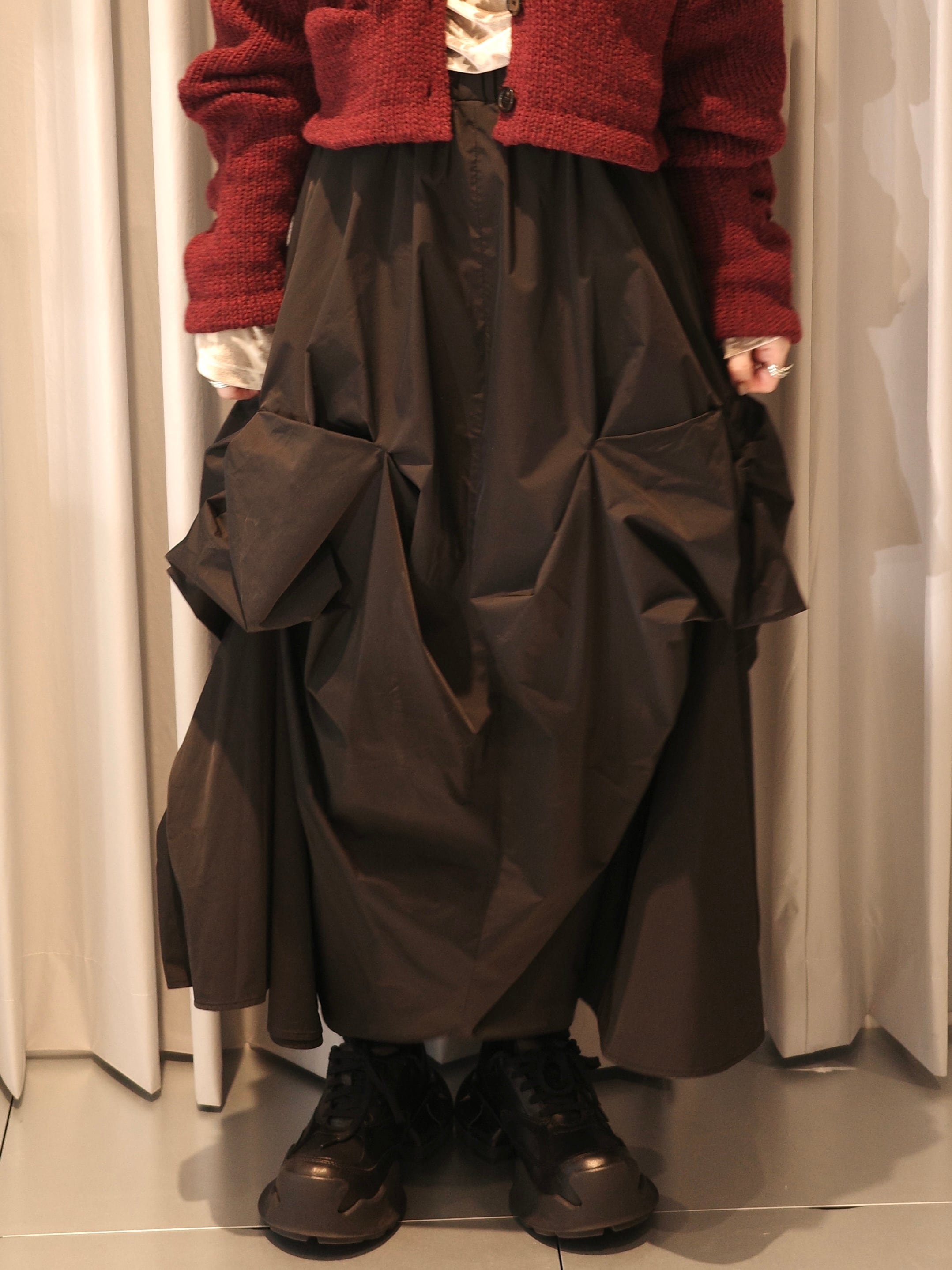 エンフォルド/コレクションライン変形スカート 25AW】ENFOLD エンフォルド / RIBBON TUCK SKIRT / スカート | TRENT