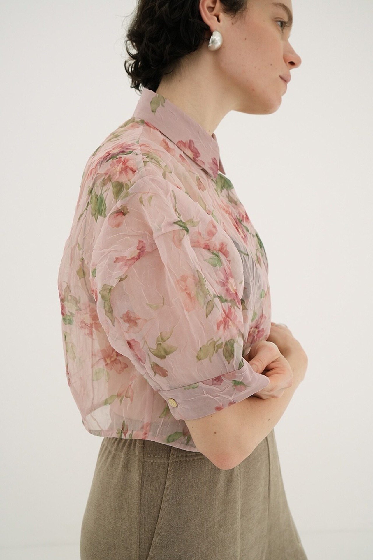 CLANE SHEER FLOWER SLEEVE SHIRTS